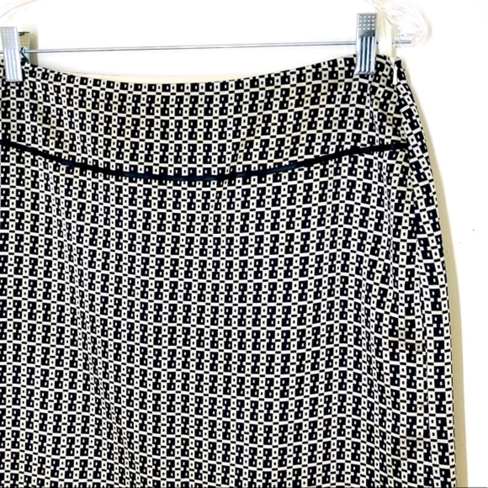 Banana Republic silk every day school work church Classic print Sz. 8